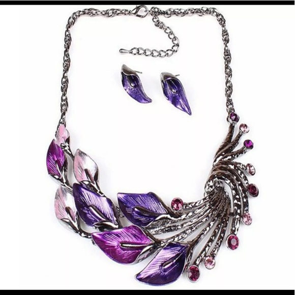 New Beautiful Statement Necklace & Earrings Set - Picture 5 of 8